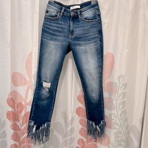 Kancan shredded ankle jeans